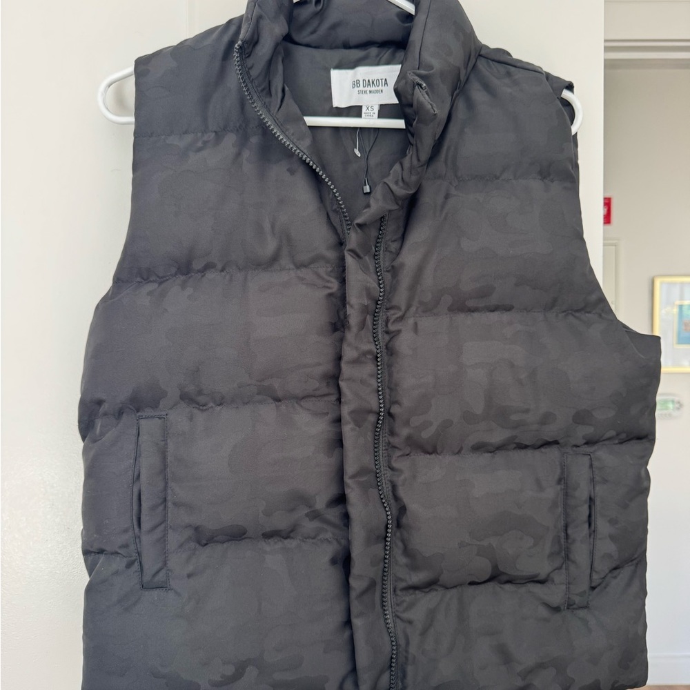 NEW, BB Dakota XS Camo Black Puffer Vest